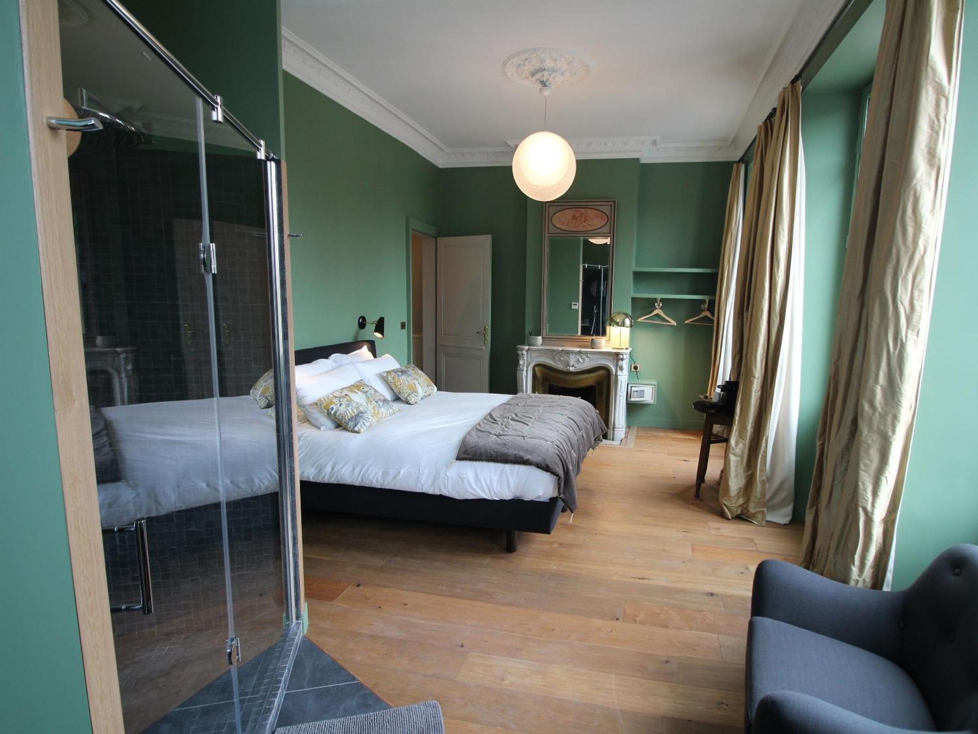 เลสกาปาด บอร์ดแลส - โกเต ฌาร์แด็ง Bed & Breakfast บอร์โด ภายนอก รูปภาพ